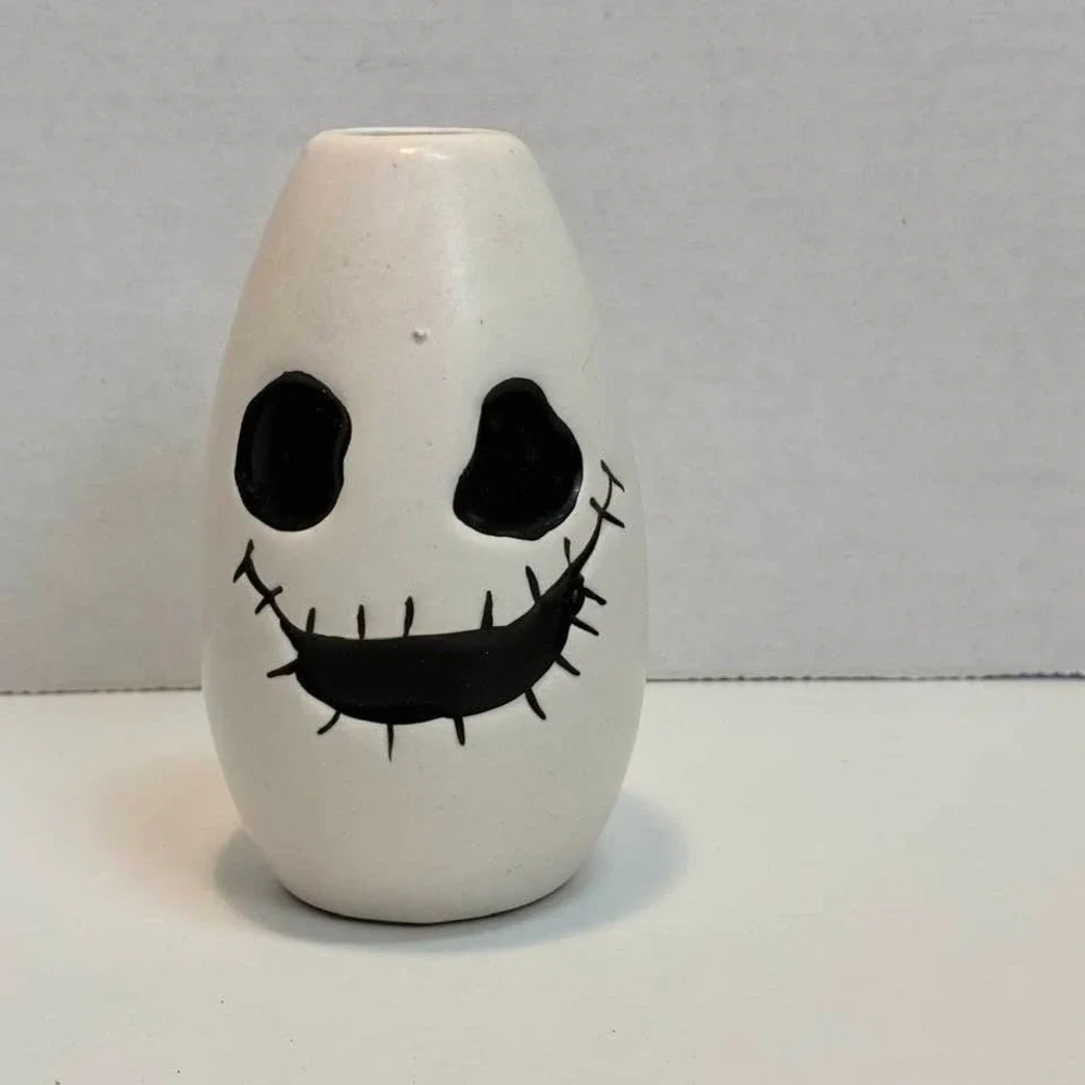 White Ceramic Skeleton Face Bud Vase Halloween Gothic‎ Spooky Goth Table Decor